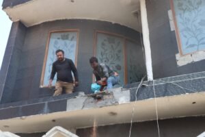 इंदिरा कॉलोनी में नशा तस्कर का अनधिकृत निर्माण ध्वस्त किया