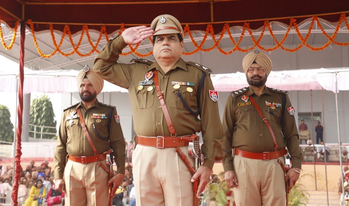 पासिंग आउट परेड : अब कंधों पर समाज सेवा की जिम्मेदारी