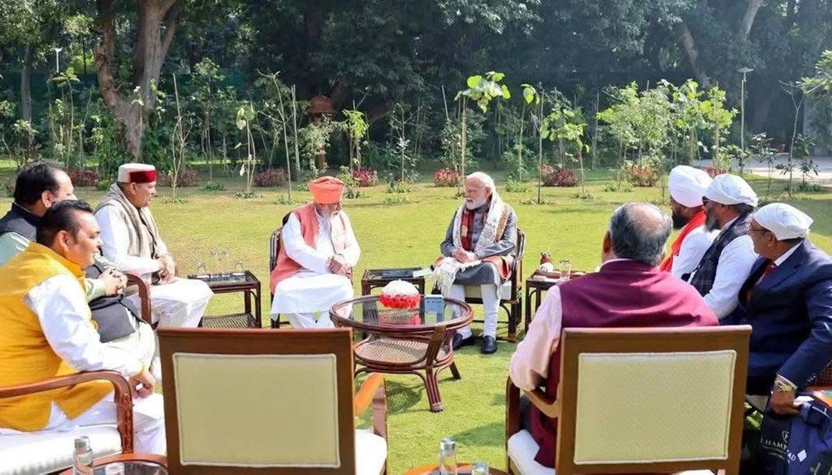 संत निरंजन दास जी की प्रधानमंत्री नरेंद्र मोदी से ऐतिहासिक भेंट का सामाजिक, राजनीतिक और जनहित में प्रभाव