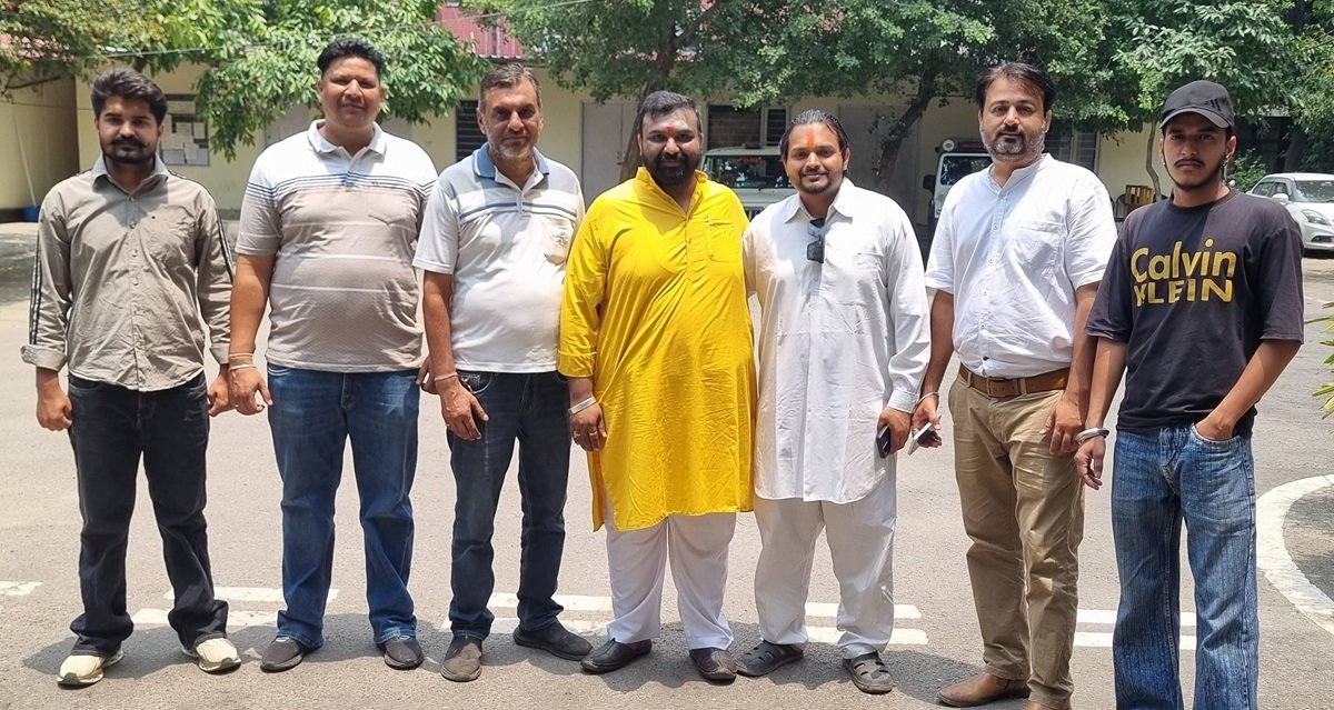 युवा नेता आयुष अग्रवाल सीपी सतिंदर सिंह से मिले, शुभकामनाएं दीं